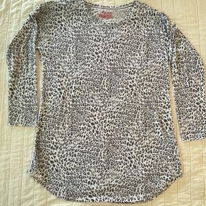 Victoria's Secret Grey and White Snow Leopard Long Sleeve Nightgown Medium